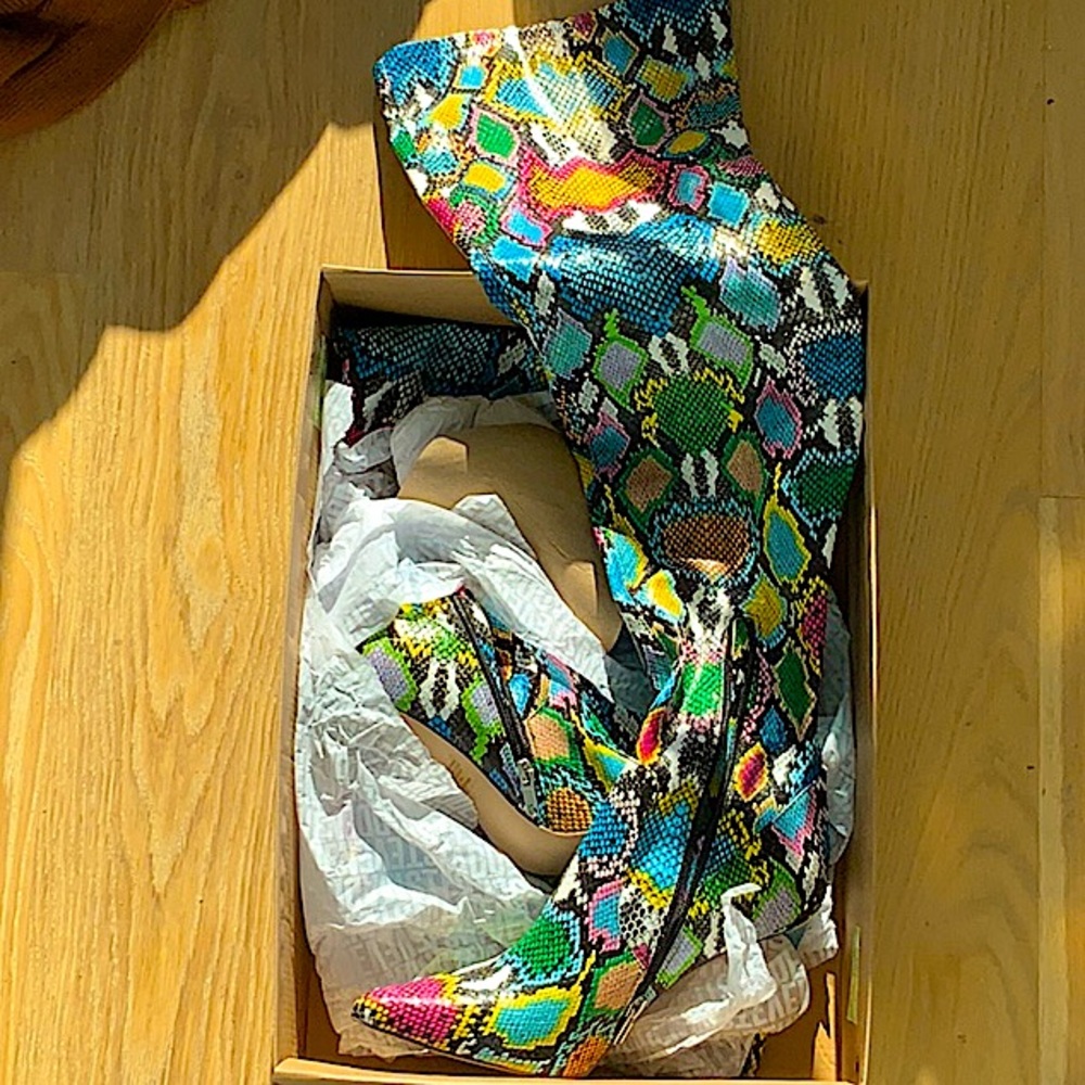 Steve Madden Vava | Snakeprint multi color thigh high boots 🔥🔥🔥